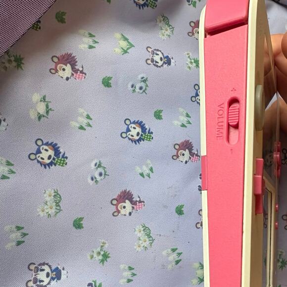 RARE Pink Peach Nintendo 2ds with case - Picture 9 of 12